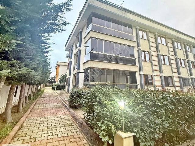 Kapalı Otoparklı Site İçerisinde Bahçe Peyzajlı 3+1 Daire