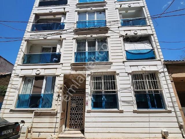 Kapalı Pazara Yakın Konumda 2+0 Balkonlu Daire