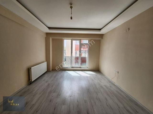 Kapalı Pazara Yakın Konumda Ayrı Mutfaklı Kiralık Daire