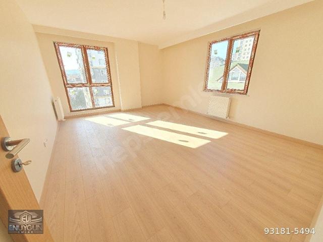 KAPALI OTOPARKLI LÜKS SİTEDE ENFES 2+1 ARAKAT DAİRE