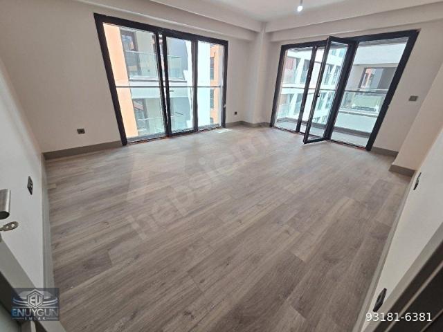 KAPALI OTOPARKLI SİTEDE LÜKS SIFIR 3+1, ARA KAT DAİRE