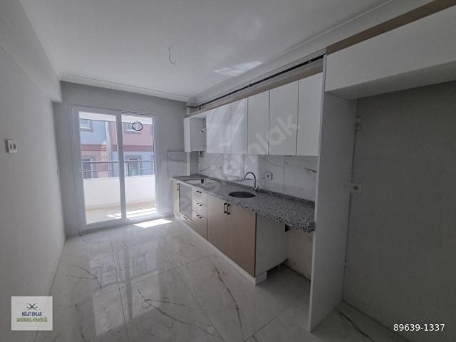 KAPALI PAZARYERİ YAKINI SIFIR BİNADA 2+1 ARAKAT DAİRE