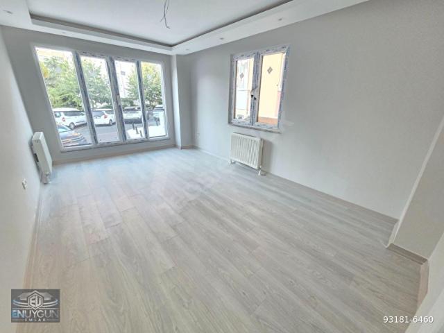 KAPALI VE AÇIK OTOPARKLI SIFIR BİNADA ARAKAT BALKONLU DAİRE 2+1