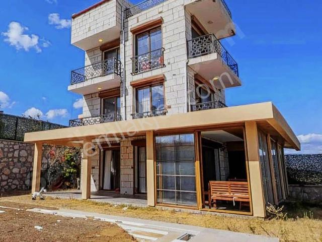 Kapanmaz Deniz Manzaralı Eşyalı Villa