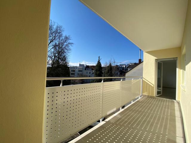 Kapitalanlage mit Weitblick Helle 2 Zimmer Wohnung mit Balkon, Aufzug & Garage in Siegburg