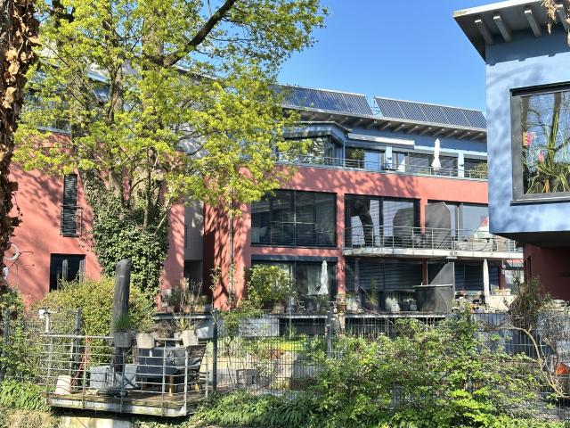 Kapitalanlage mit Zukunft: Vermietete 3 Zimmer Wohnung mit Balkon und Doppelstellplatz