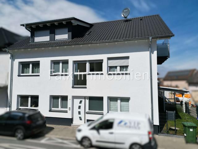 Kapitalanlage mit Zukunft: Vermietetes 3 Familienhaus KfW 55 in Brühl Rohrhof