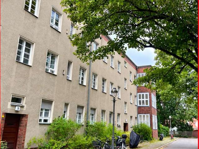 Kapitalanlage mit Charakter: Vermietete 3 Zimmer Altbauwohnung im Denkmal in Berlin Tegel