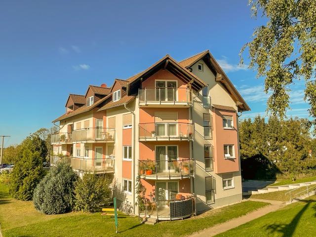 Kapitalanlage mit Potenzial – Helle 2 Zimmer Wohnung mit großem Balkon und Stellplatz in Klipphausen