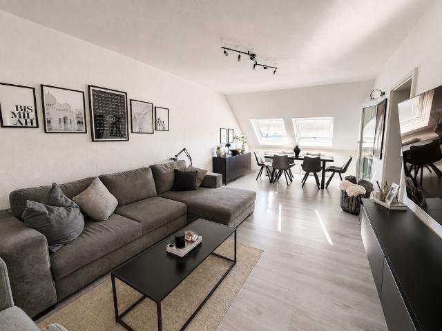 Kapitalanlage oder Invest für die Zukunft! 3 Zimmer ETW. mit Loggia & PkW Stellplatz !