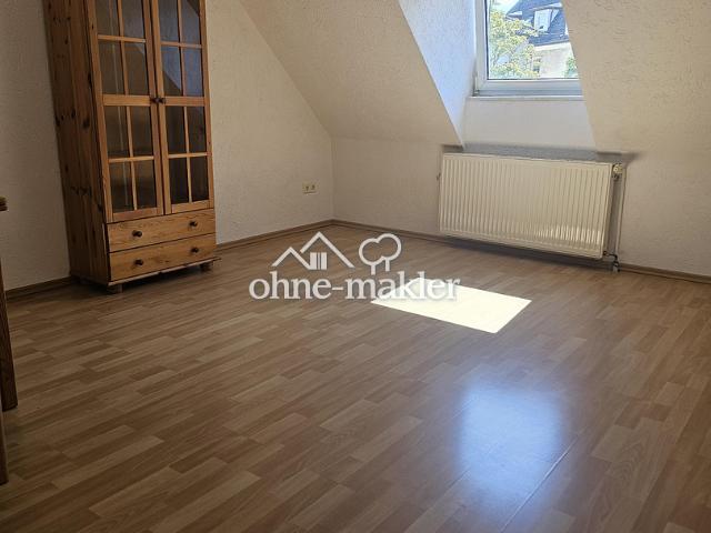 Kapitalanlage oder Selbstnutzung: 2,5 Zimmer Dachgeschosswohnung in Stuttgart Ohne Makler