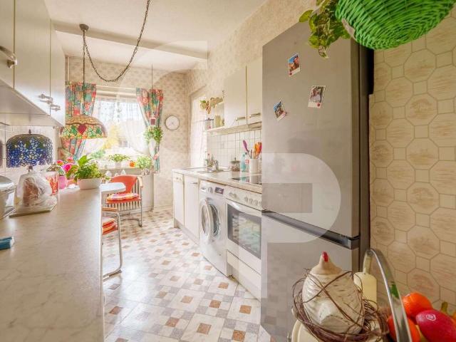 KAPITALANLAGE AUF DER PARKINSEL: 3 ZIMMER + BALKON IM ALTBAU