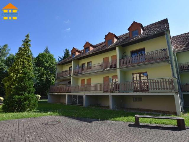 Kapitalanlage: gut vermietete Eigentumswohnung mit Loggia & Außenstellplatz in Flöha