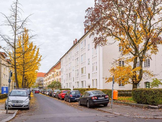 KAPITALANLAGE in Tempelhof vermietete 3 Zimmerwohnung mit Balkon