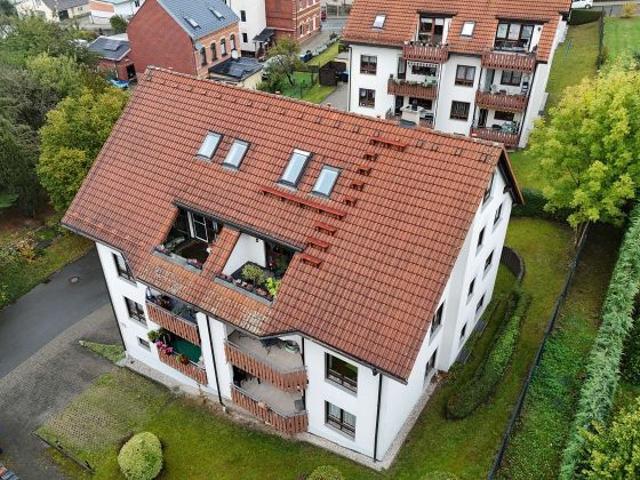 Kapitalanlage: Vermietete 3 Raum Wohnung mit Balkon und Blick auf Lengenfeld!