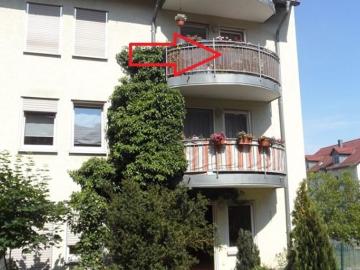 KAPITALANLAGE Vermietete 2 R Wohnung mit Balkon, zentrumsnah ruhige Lage mit PKW Stellplatz