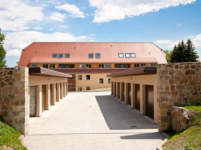 Kapitalanlage – Vermietete 4 Raum Wohnung im 1.OG mit Balkon, EBK sowie Garage in Dresden Oberwartha