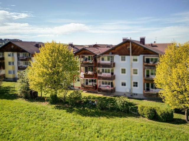 Großzügige Eigentumswohnung mit Sonnenbalkon.4 Zimmer / Kellerabteil / Garage / Stellplatz