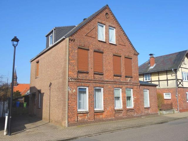 Kapitalanlage: Vermietetes 3 Familienhaus in Brunsbüttel
