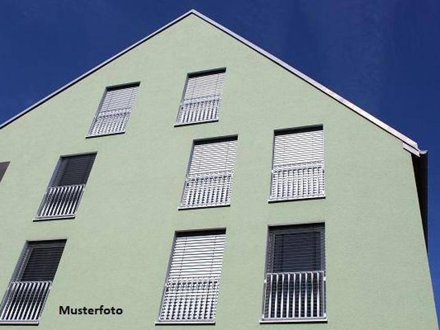 Kapitalanlage: Wohnhaus mit drei vermietbaren Einheiten
