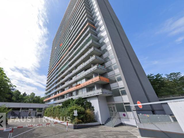 Kapitalanleger aufgepasst! Möblierte 2 Zimmerwohnung mit Kellerraum und Tiefgaragenstellplatz