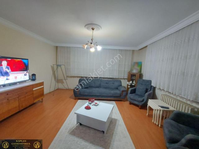 Kaplan Gayrimenkul’den Emek Mh. Ertaş Cad. Altı Sağlık Ocağı Yakını 4+1 160 M² Satılık Arakat Daire