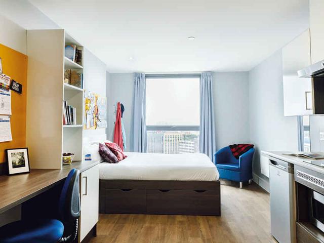 Kaplan Living Bournemouth, Bournemouth Has an Apartment