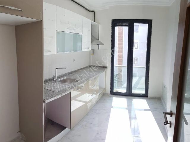 Kartaltepe Bahar Konaklarında Asansörlü Otoparklı 80m2 2+1