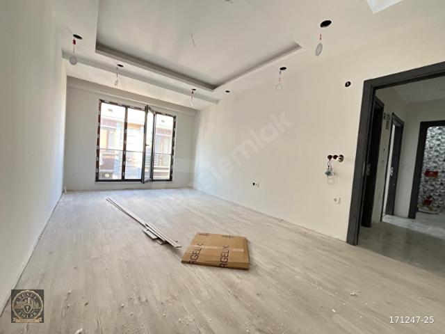 KARTALTEPE SEFAKÖY MERKEZDE 2+2 130 M ÇİFT MUTFAK 2 BANYO METROBÜSE YAKIN