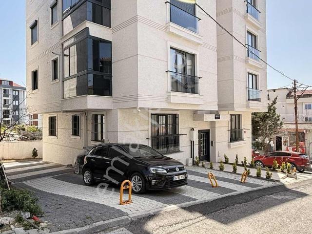 Kartal Cumhuriyet Mahallesi Satılık 2+1 Daire Full Eşyalı