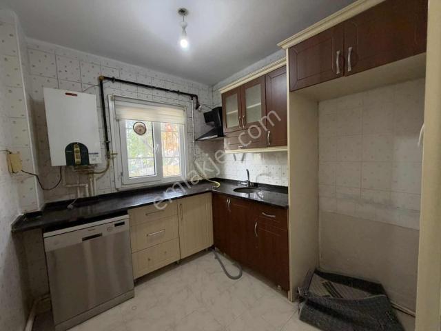 Kartal Cumhuriyette Kullanışlı Ulaşımsüper 2+1 Kombili Daire