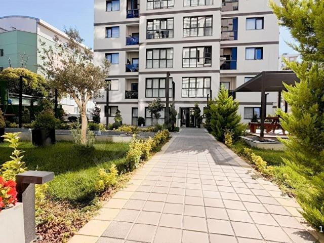 Kartal çarşıda mansard çatılı 4+1 satılık dubleks daire