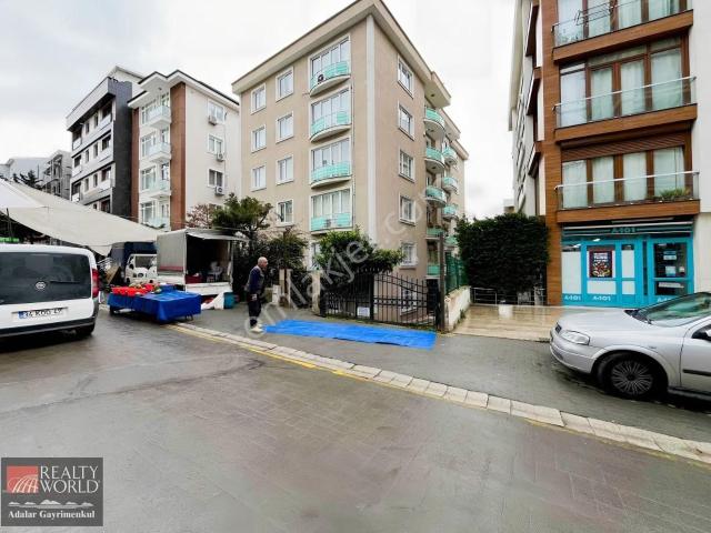 Kartal Belediye Yanı Geniş 2+1 Satılık Daire