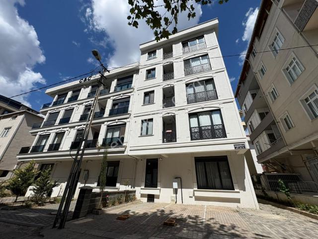Kartal Esentepe'de Yeni Binada 90 M² Net 2+1