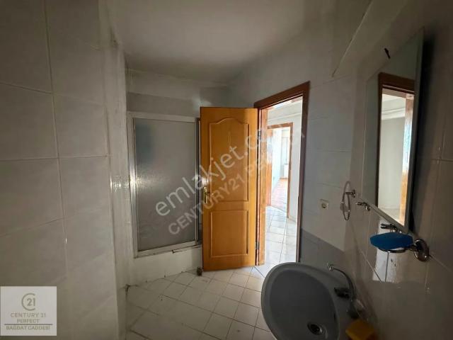 Kartal Hürriyet Ekin Sitesi Deniz Manzaralı 3+1 Satılık Daire
