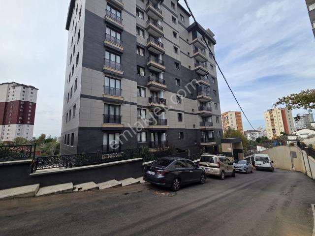 Kartal Hürriyet Mahallesi Ada Vista Sitesi Kiralık 3+1 Daire