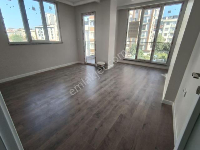 Kartal Topselvide Sıfır 2+1 Ön Cephe