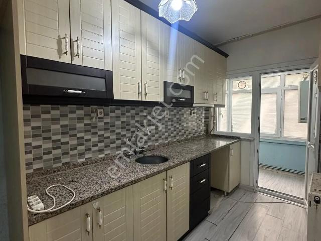 Kartal Uğurmumcu'da Oldukça Kullanışlı 2+1 Satılık Daire