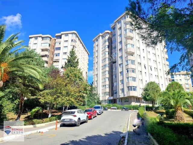 Kartal Yakacık Yakakent Sitesinde Satılık Daire 3+1