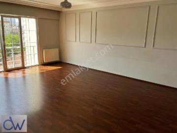 Kartal Yalı Mahallesin'de Sitede Otoparklı 3+1 Kiralık Daire