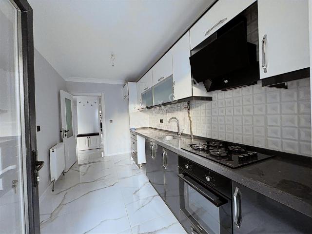 Kartal'da Tapu Harçsız Deniz Manzaralı 3+1 Lüks Daire