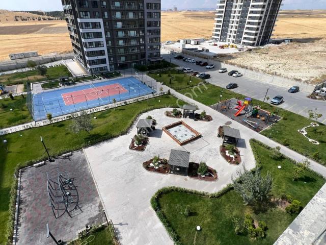 Kartal'dan Natura Çakırlar Plus Sitesinde 4,5+1 Ara Kat Kiralık