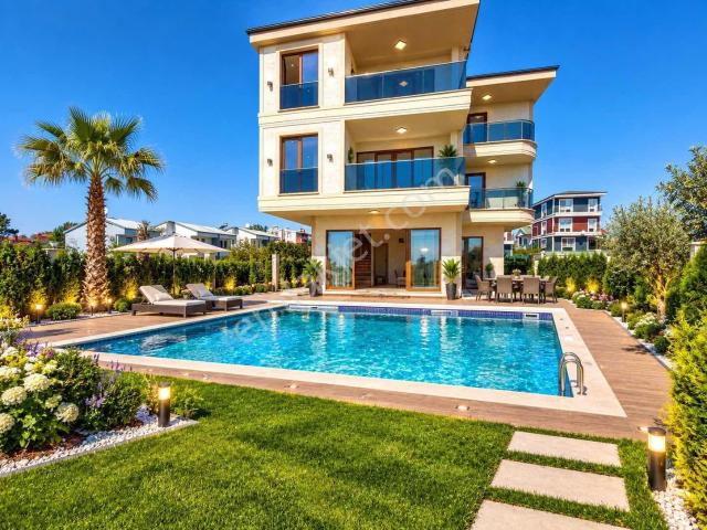 Kartallar Full Deniz Manzaralı 356m2 Arsa İçerisinde 4+1 Villa