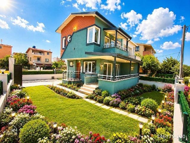 KARTALLARDAN DENİZ TARAFINDA KÖŞE BAŞI BÜYÜK BAHÇELİ 2+1 MÜSTAKİL BAHÇELİ VİLLA