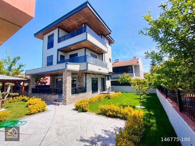 KARTALLARDAN YEĞEN 1 SİTESİNDE 310m2 İÇERİSİNDE BÜYÜK VE LÜKS MÜSTAKİL VİLLA