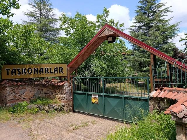 Kartepe Maşukiye Taş Konaklar'da Göl Manzaralı Satılık Villa 4+1