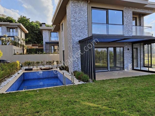 Kartepe Maşukiyede Site İçerisinde Havuzlu Lüks Villa 16.750