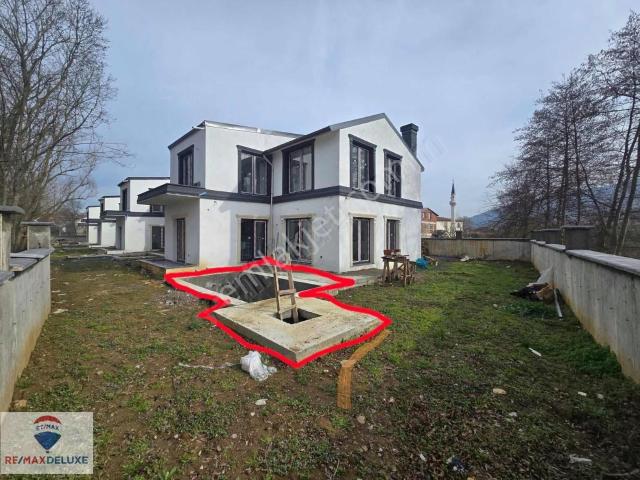 Kartepe Acısu'da Butik Sitede Müstakil Havuzlu Villa