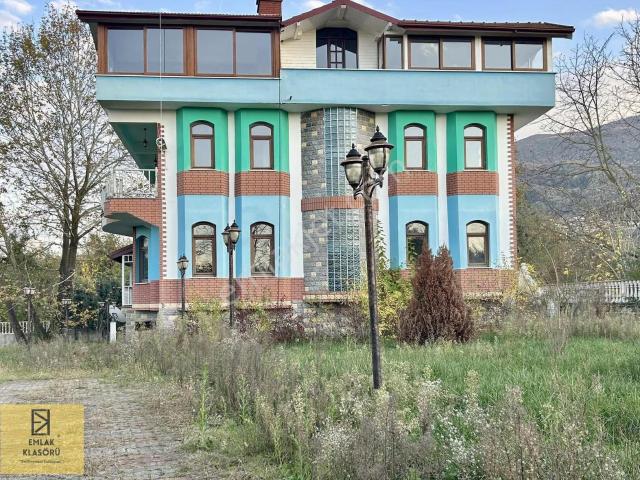Kartepe Balabanda 1.657 M² Arsa İçinde 600 M² Malikane