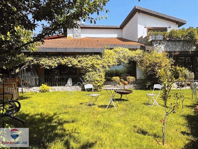 Kartepe Fsm İpekyolu Villalarında Satılık 5+1 300 M2 Lüks Vila